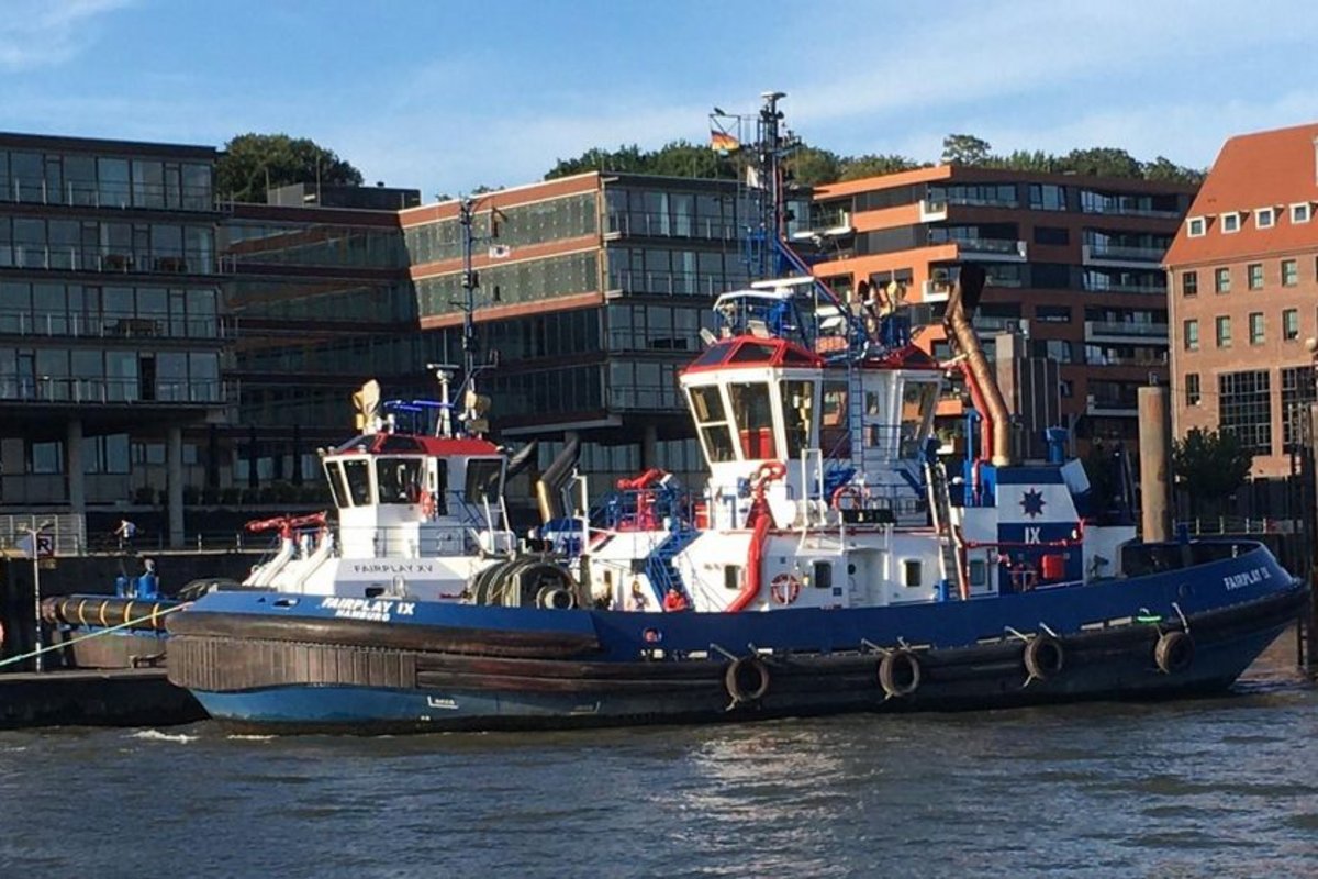 Schiff im Hafen