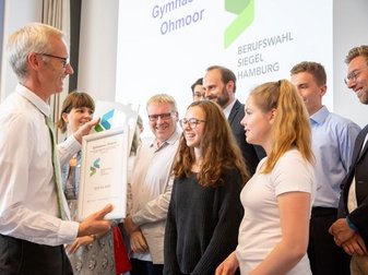 Beglückwünschung des Gymnasiums Ohmoor
